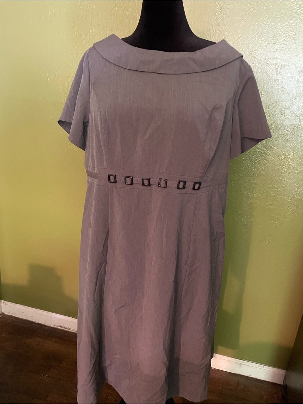 dressbarn Gray Short Sleeve Midi Dress